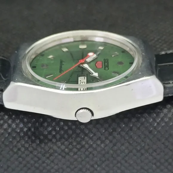 Vintage 1975 Seiko 5 Automatic Mens Silver Watch W/Green Face & Leather Strap - Picture 6 of 8